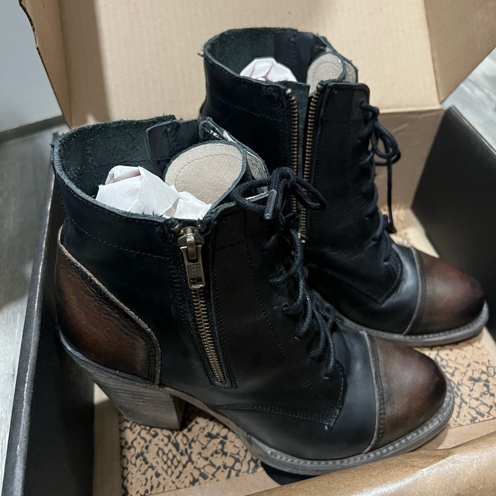 Freebird Black and Brown shoes - Picture 3 of 13